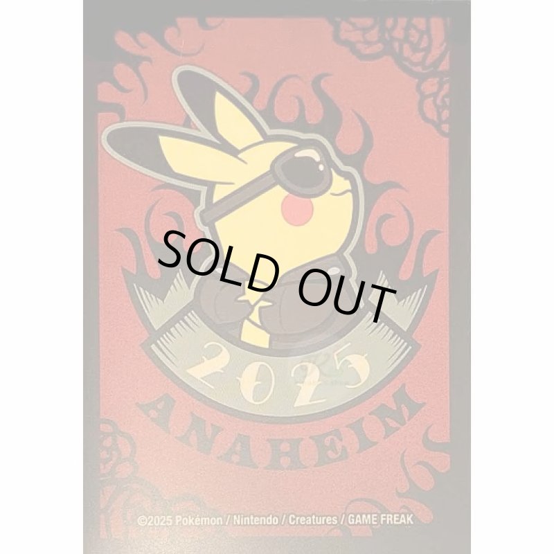 画像1: 【海外スリーブ】WCS2025アナハイム ピカチュウ(背景：赤)65枚入 (1)